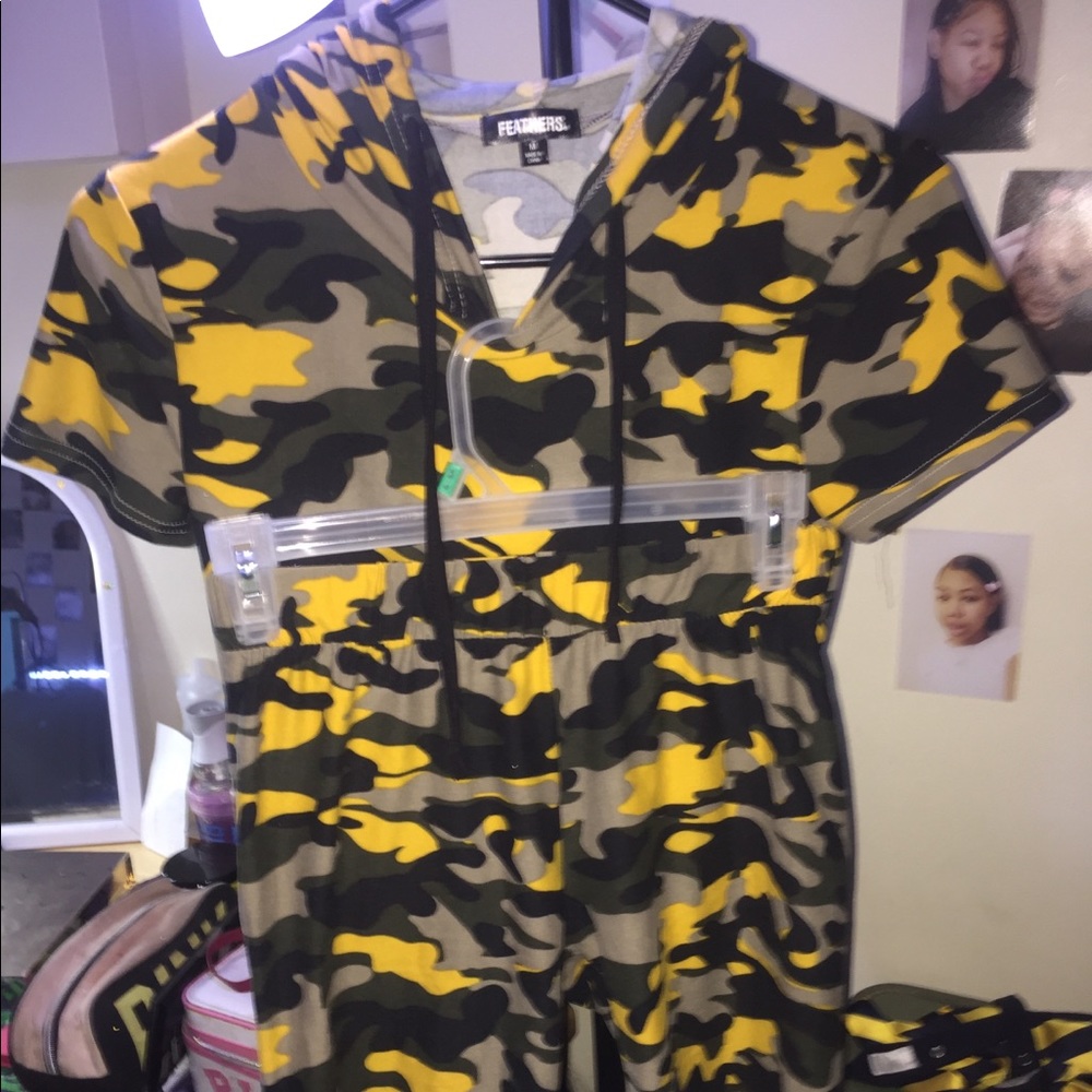 Cute two piece set!!